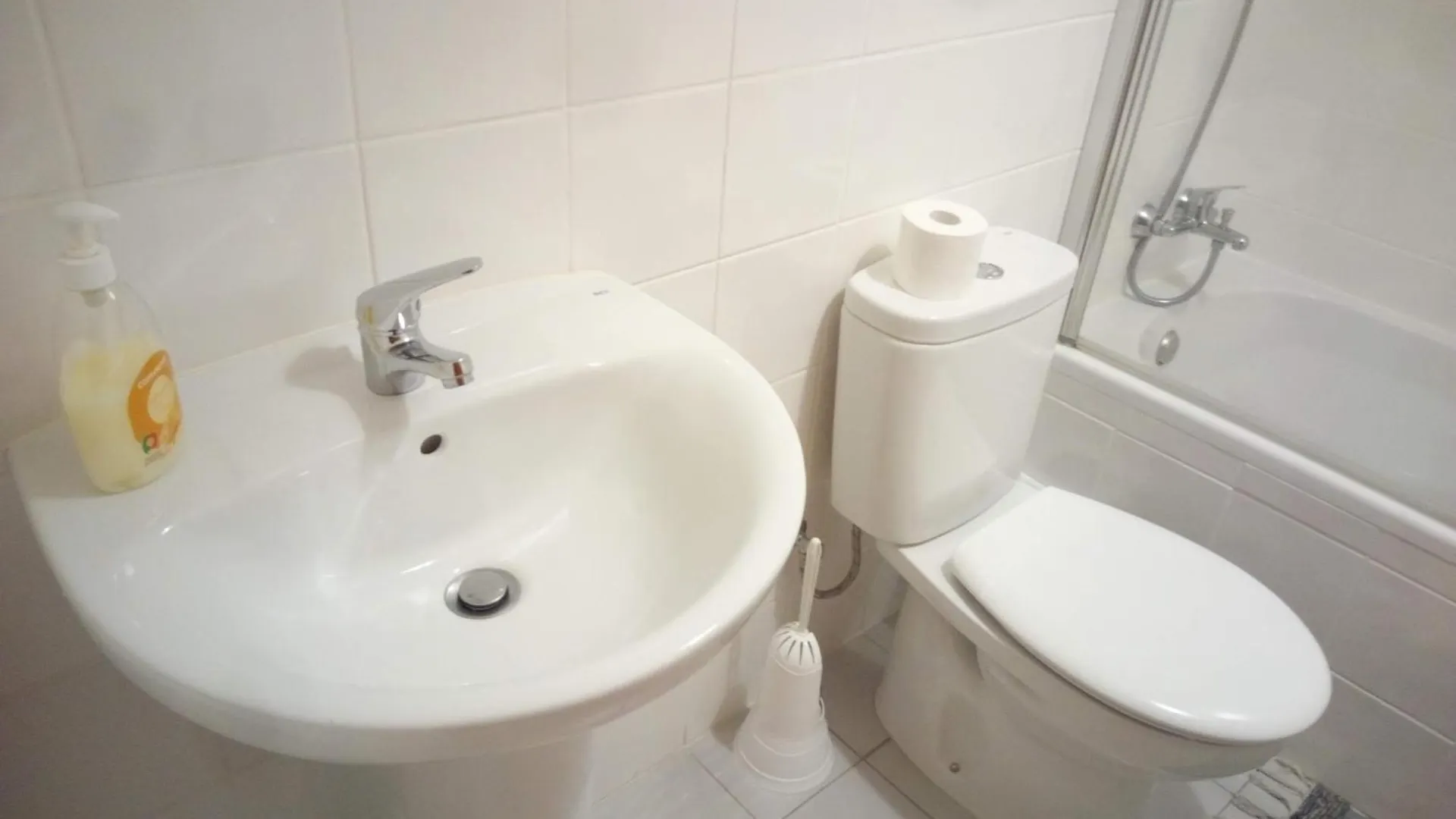 Costa Lodges Funchal Or Santa Cruz Shared Room, Shared Bathroom Δωμάτια σε οικογενειακή κατοικία Σάντα Κρουζ